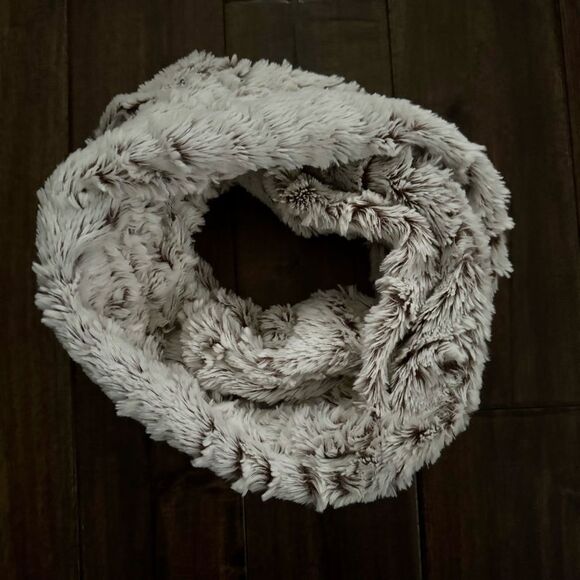 Faux Fur Fuzzy Soft Cozy Winter Infinity Scarf - Picture 1 of 3